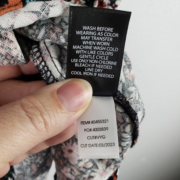 Torrid Women's 1X Side Cutout Babydoll Top Dark Ditzy Floral Flutter Sleeve New - Picture 10 of 12